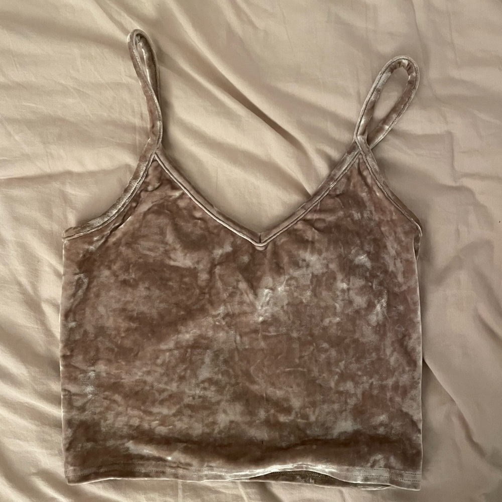 Urban tank top! So cute for going out